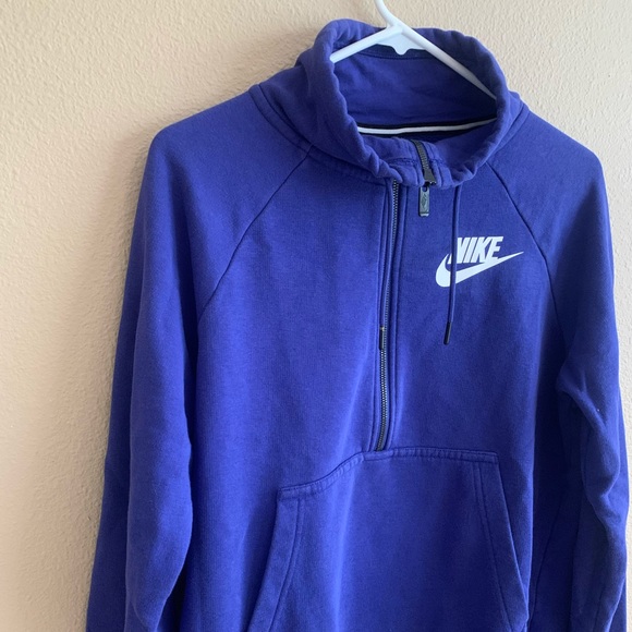 Nike half zip sweatshirt!! - Picture 2 of 6